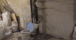 Демонтаж сантехкабины в панельном доме - цена от 1047 рублей | Сварной-Тпк